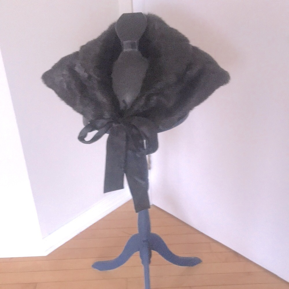 Faux Fur Dark Brown Shrug one size - Picture 2 of 13